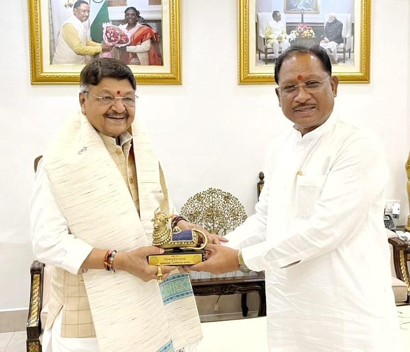 रायपुर :सीएम विष्णुदेव साय से म.प्र. के कैबिनेट मंत्री कैलाश विजयवर्गीय ने की सौजन्य मुलाकात