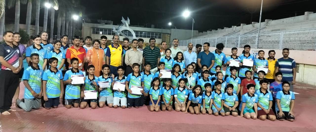 53वीं मध्य प्रदेश राज्य तैराकी प्रतियोगिता में पदक जीतकर ग्वालियर का नाम रोशन करने वाले होनहार हुए सम्मानित