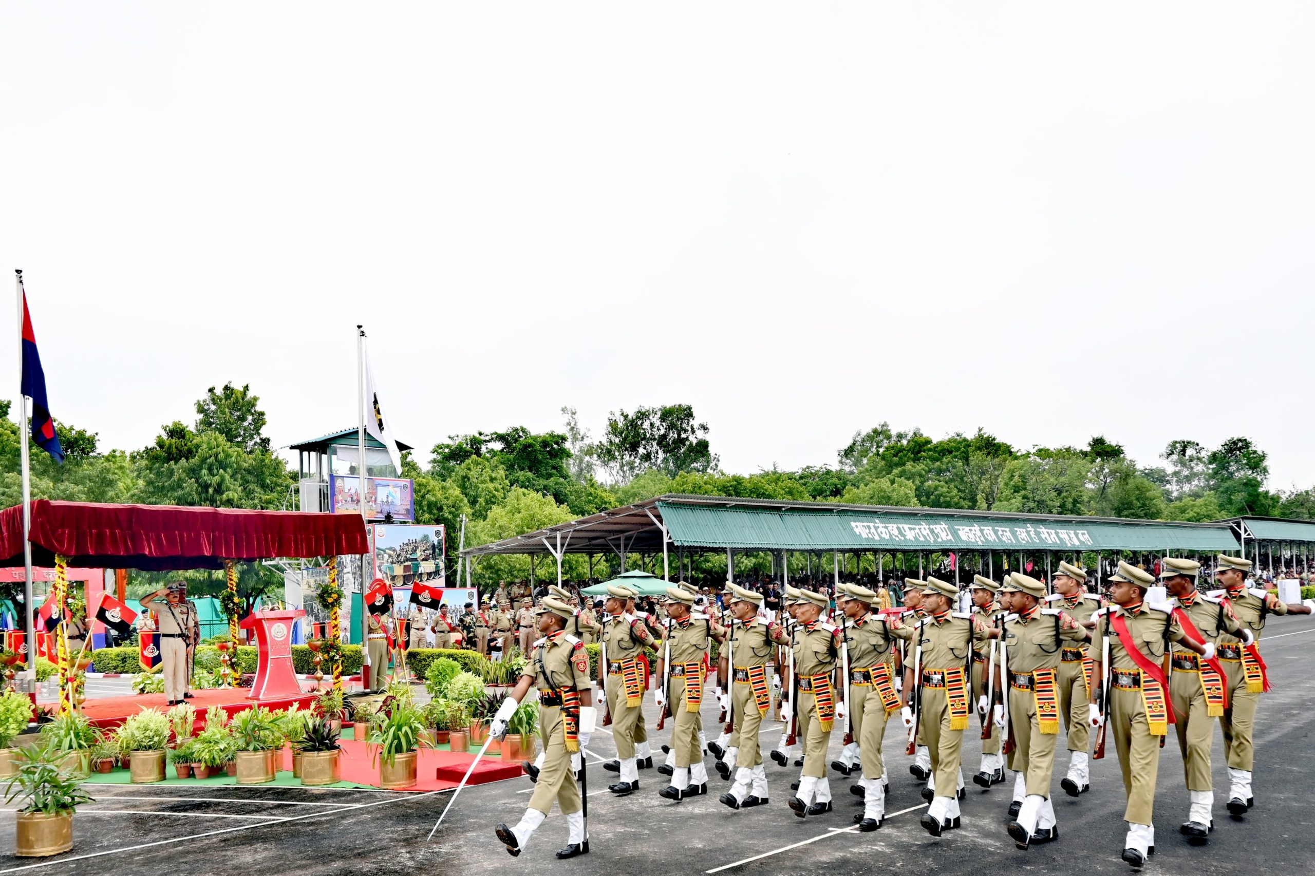 टेकनपुर BSF अकादमी में उपनिरीक्षक भर्ती क्रमांक 70 की दीक्षांत परेड संपन्न, देश की रक्षा के लिए तैयार हुए 52 नये अधिकारी, दो महिला प्रशिक्षु भी शामिल