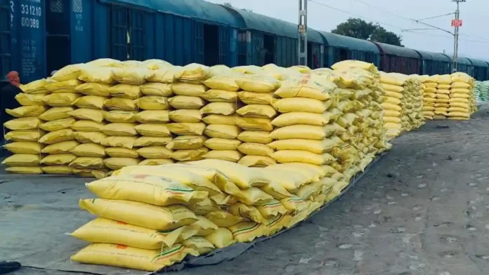 ग्वालियर, दतिया, भिण्ड व मुरैना जिले को मिलेगा 8 हजार 170 मैट्रिक टन से अधिक खाद,DAP, यूरिया व अमोनियम फास्फेट लेकर आ रहीं हैं रेलवे की पाँच रैक