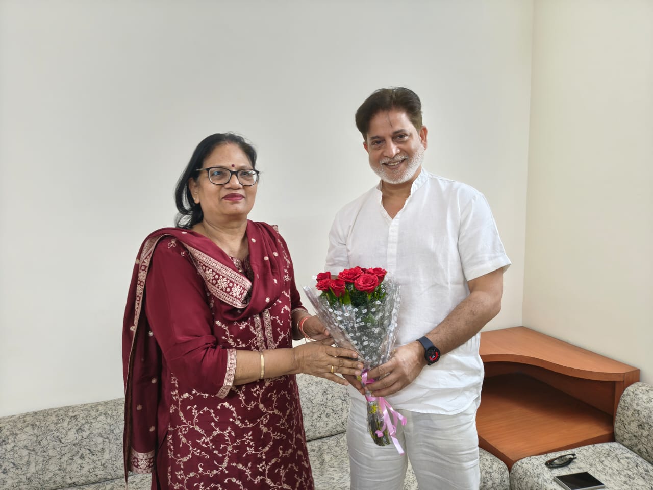 LNIPE ग्वालियर पहुँचे पूर्व छात्र और योग विशेषज्ञ भरत ठाकुर,योग केंद्र स्थापना पर हुई चर्चा, पुराने दिनों को किया याद
