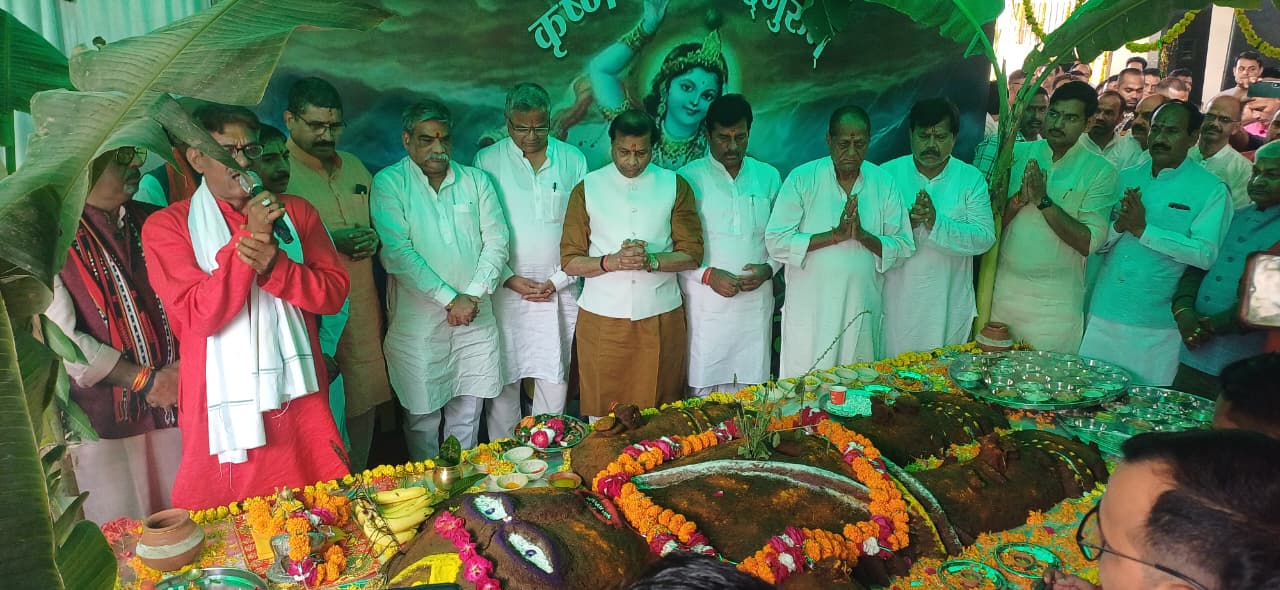 गोवर्धन पूजा देती है प्रकृति संरक्षण का संदेश,सनातन एकमात्र धर्म जिसमें प्रकृति को पूजा जाता है-पवैया