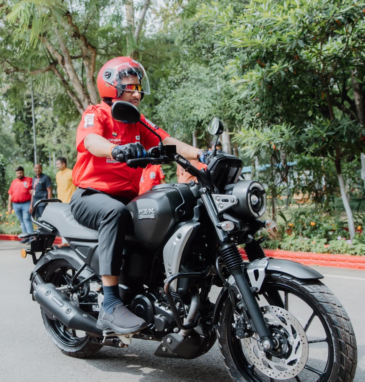 रायपुर : मुख्यमंत्री विष्णुदेव साय ने स्वयं बाइक चलाकर युवाओं को दिया सुरक्षित ड्राइविंग का संदेश