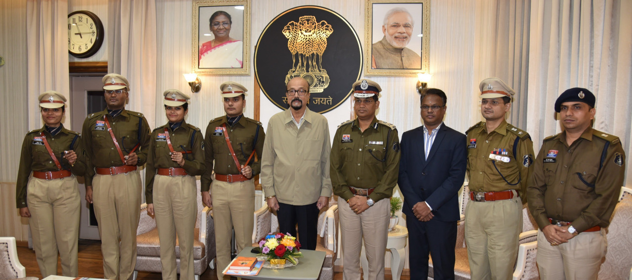 रायपुर : आम जनता के साथ पुलिस संवेदनशीलता के साथ बर्ताव करें – राज्यपाल श्री डेका
