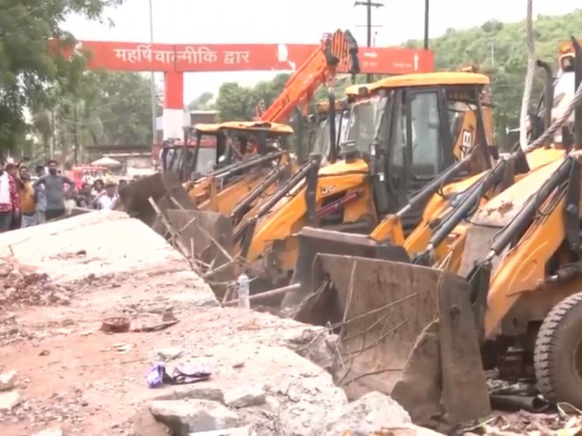 गुड़ा गुड़ी का नाका दीवार हादसा: जांच रिपोर्ट आते ही नगर निगम की बड़ी कार्रवाई, सहायक यंत्री व उपयंत्री सहित तीन निलंबित