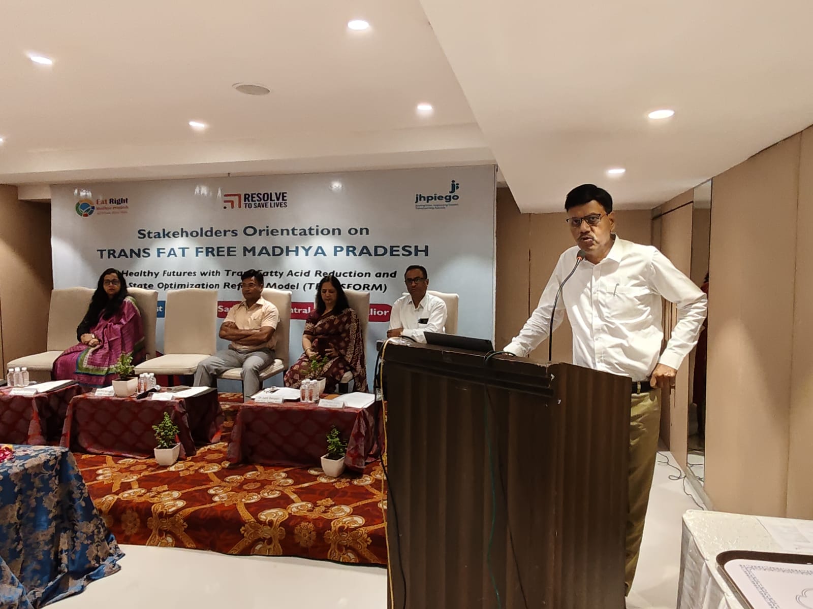 ग्वालियर को ‘ट्रांस फैट मुक्त’ बनाने की तैयारी, एडीएम की मौजूदगी में खाद्य व्यवसायियों को बताए गए सुरक्षा मानक