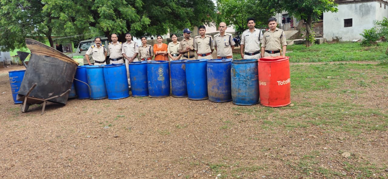 ग्वालियर में आबकारी का बड़ा छापा: मोहनपुर, डबरा और आंतरी में कंजर डेरों पर कार्रवाई; 3.38 लाख का लहान-शराब नष्ट