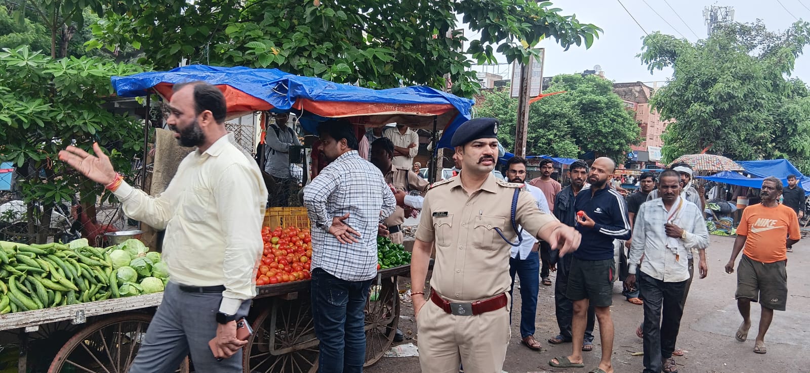अग्रसेन बाजार से 7 नंबर चौराहे तक चला अतिक्रमण विरोधी अभियान, फुटपाथ और सड़कों को कराया गया खाली