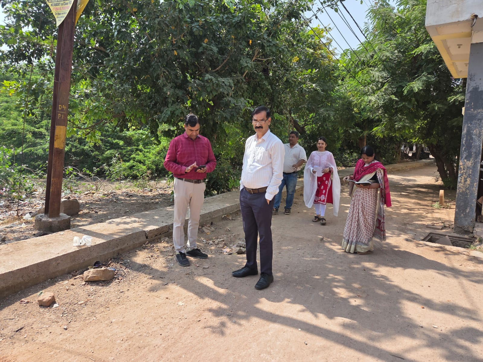 ग्राम घाटमपुर में अतिक्रमण की शिकायत पर राजस्व विभाग ने की जांच